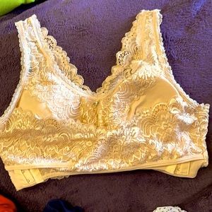 NWOT Iviestin Pink Yoga Bra with Uplift Bands, L